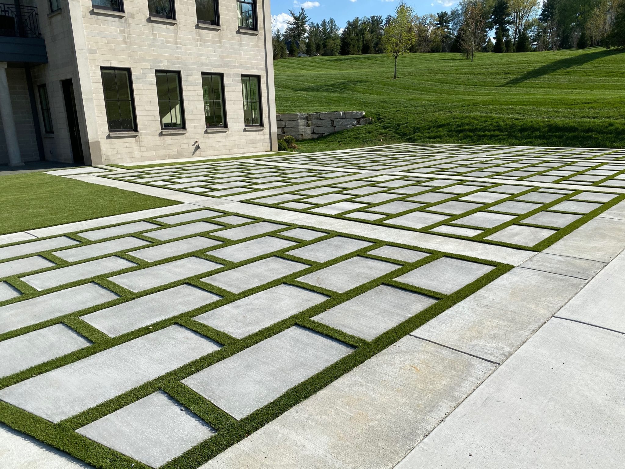 Artificial grass lawn installed by SYNLawn