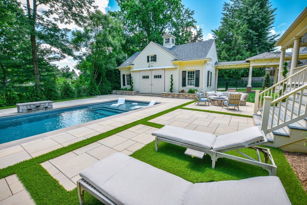 Artificial gras backyard installed by SYNLawn