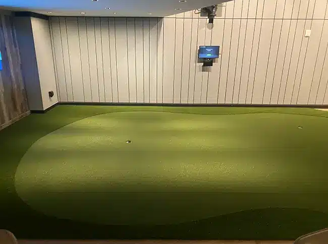 SYNLawn indoor golf green