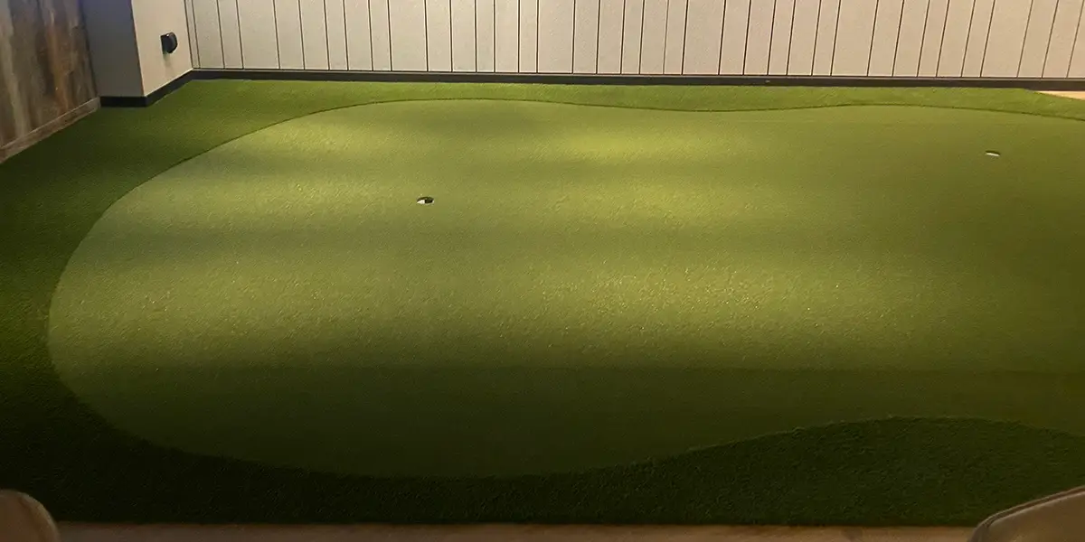 Indoor artificial grass golf green from SYNLawn